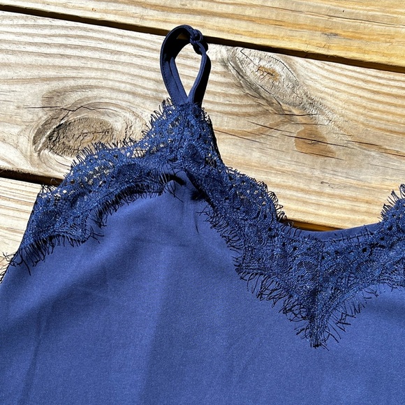 SHEIN large lacy adjustable tank top - Picture 6 of 8